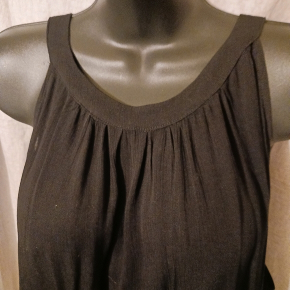 Hi neck halter top - Picture 3 of 9
